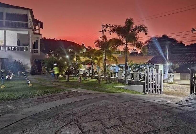 فندق Sacra Familia