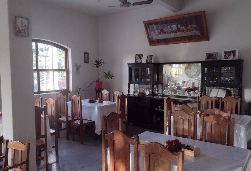 فندق Sacra Familia