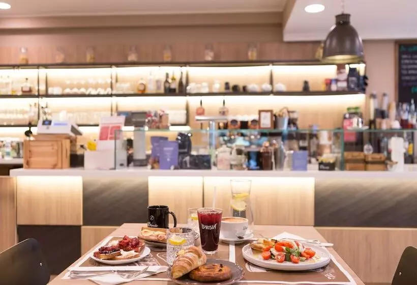 هتل The Convo Lake Como