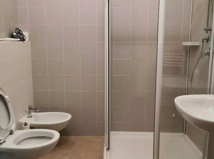 هتل The Convo Lake Como