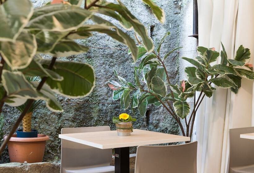 Hotel The Convo Lake Como