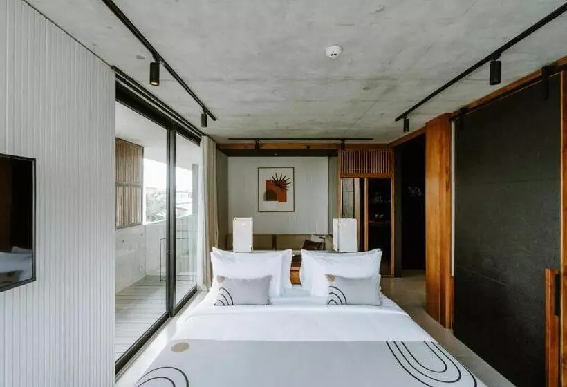 ホテル The Komu Canggu Bali