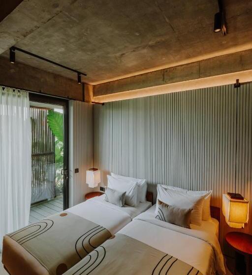 בית מלון כפרי The Komu Canggu Bali