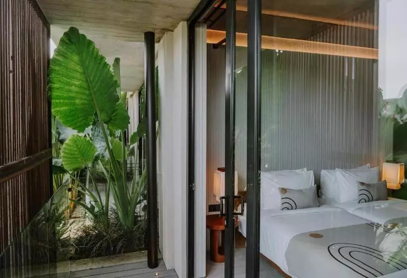 ホテル The Komu Canggu Bali