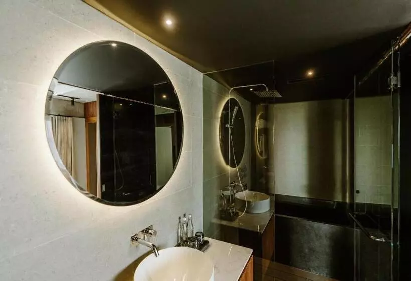 ホテル The Komu Canggu Bali