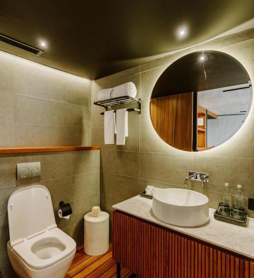 בית מלון כפרי The Komu Canggu Bali