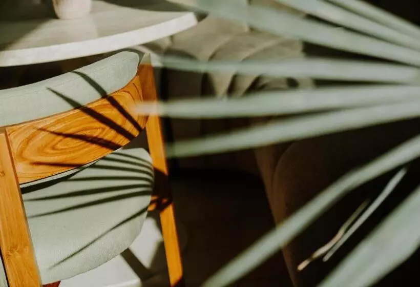 ホテル The Komu Canggu Bali