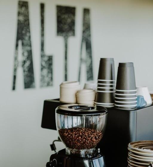 בית מלון כפרי The Komu Canggu Bali