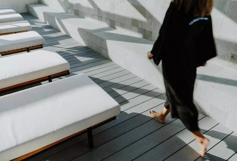 ホテル The Komu Canggu Bali