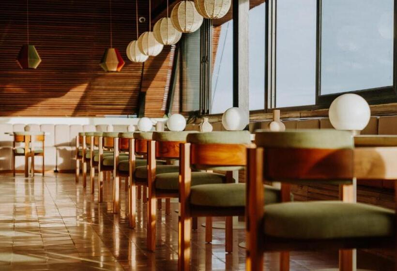 בית מלון כפרי The Komu Canggu Bali