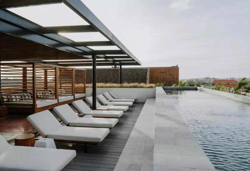 ホテル The Komu Canggu Bali