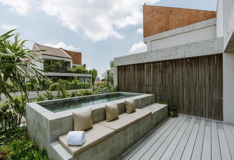 בית מלון כפרי The Komu Canggu Bali