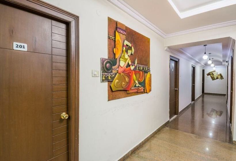 Iroomz Hotel Fusion Inn