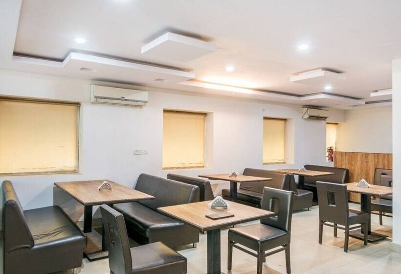 Iroomz Hotel Fusion Inn