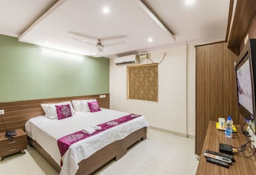 Iroomz Hotel Fusion Inn