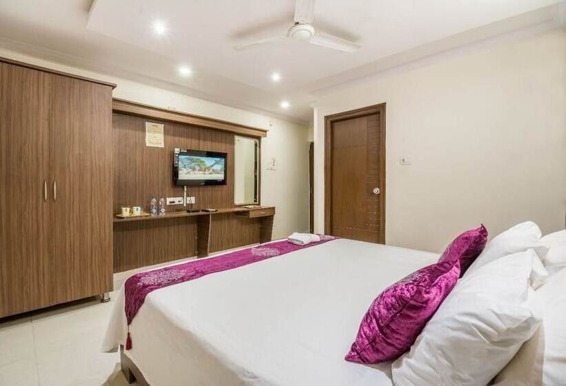 Iroomz Hotel Fusion Inn