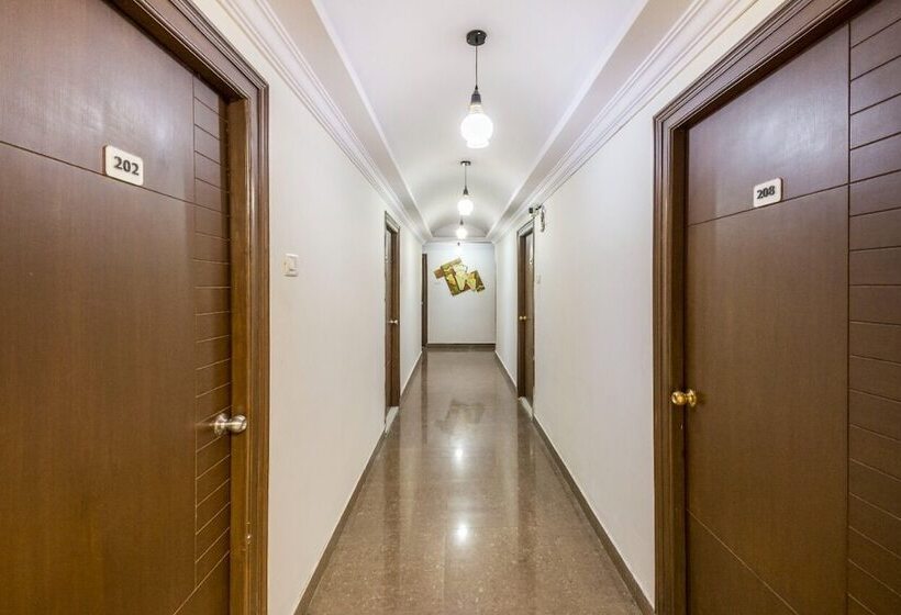 Iroomz Hotel Fusion Inn