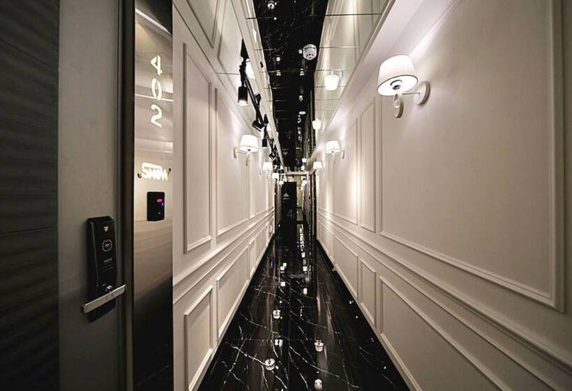 مُتل Andong Show