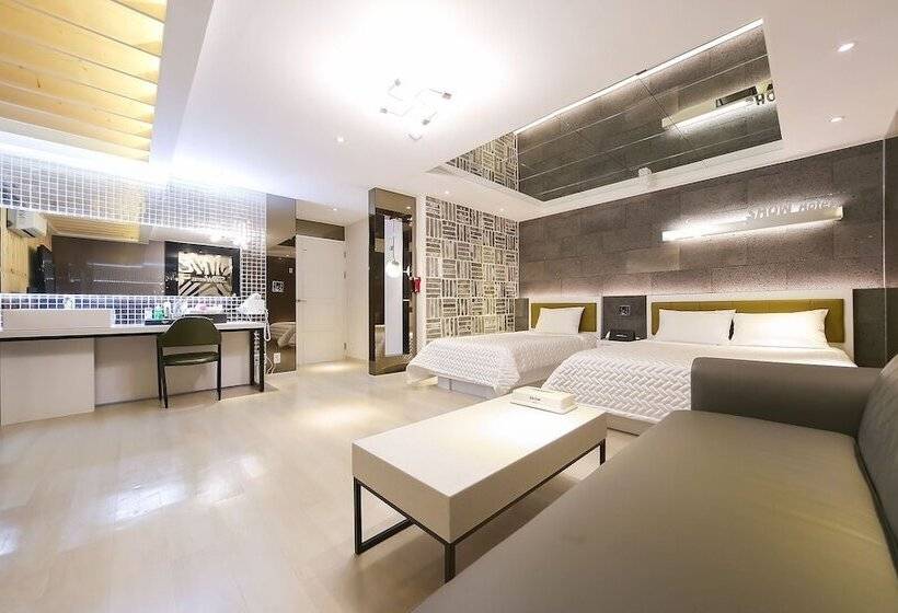 مُتل Andong Show