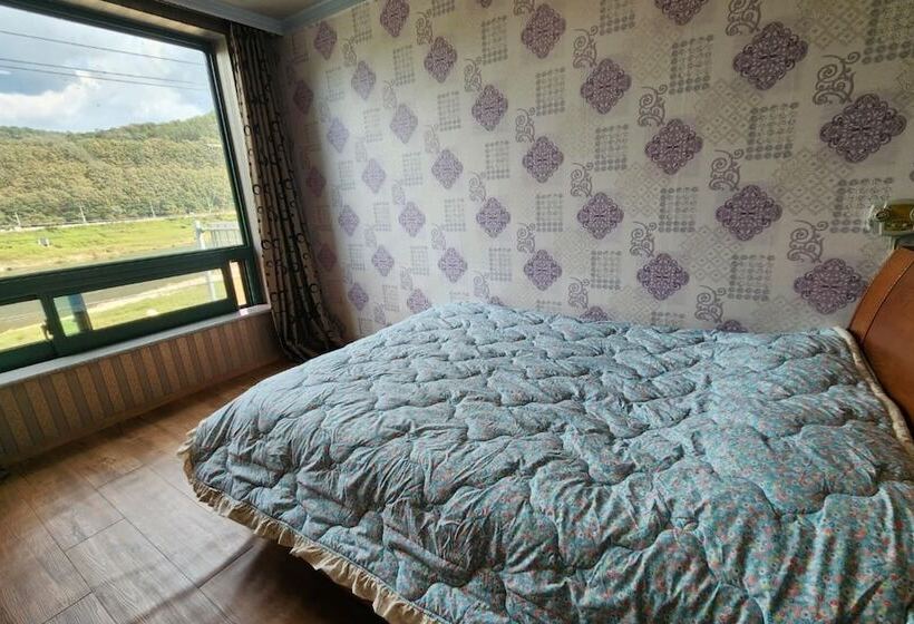 מוטל Danyang Taehwasan Park