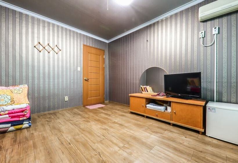 מוטל Danyang Taehwasan Park