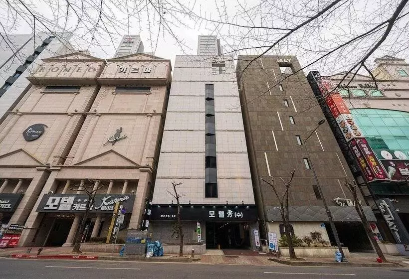 Motelli Gwangju Sangmu Hotel Su