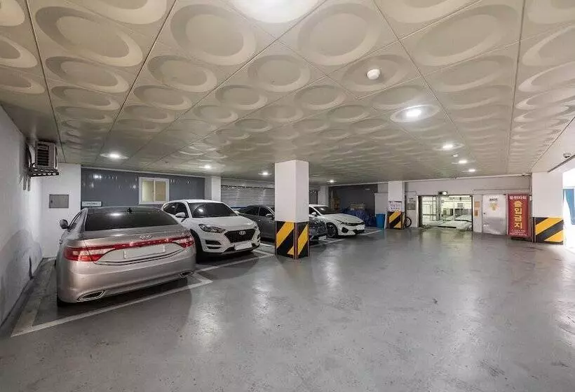 Motelli Gwangju Sangmu Hotel Su