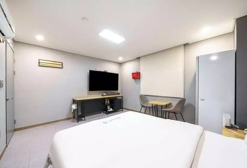 Motelli Gwangju Sangmu Hotel Su