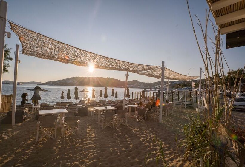 پانسیون Agia Anna Beachfront Boutique