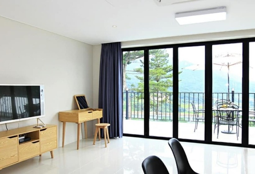 بنسيون Miryang Myway Resort