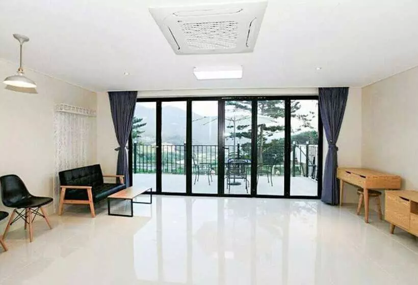 ペンション Miryang Myway Resort