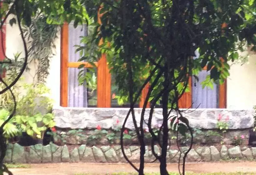 ペンション Yalegoda Walauwa Homestay
