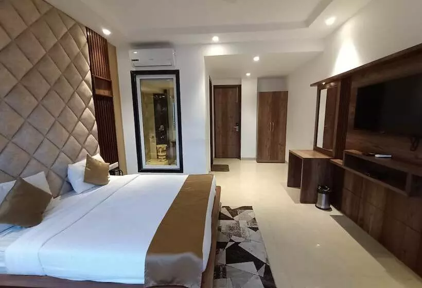 Rr Hotel & Resort