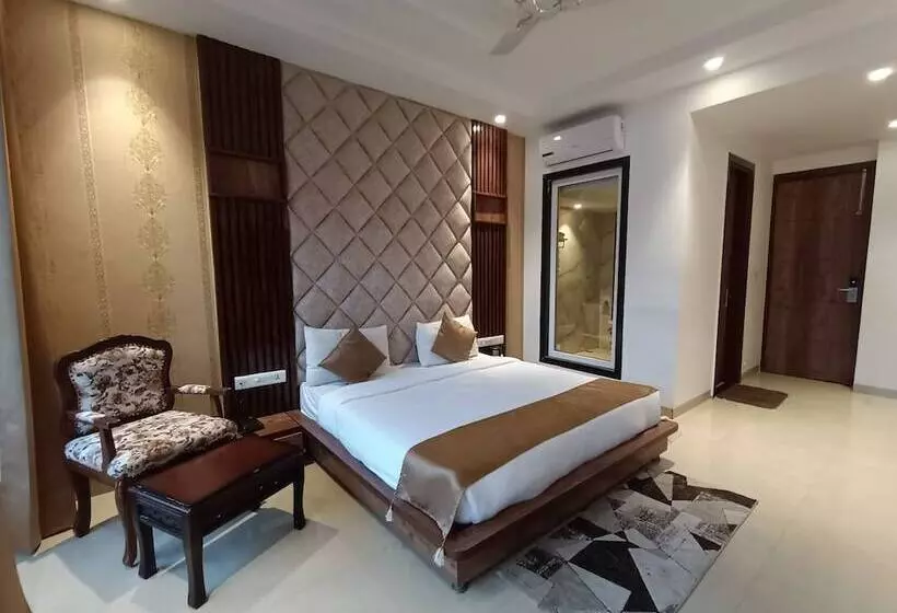 Rr Hotel & Resort