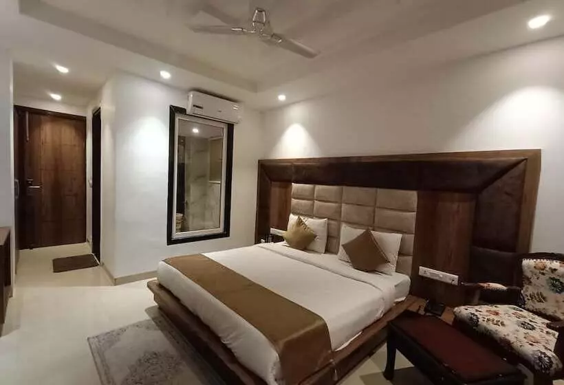 Rr Hotel & Resort