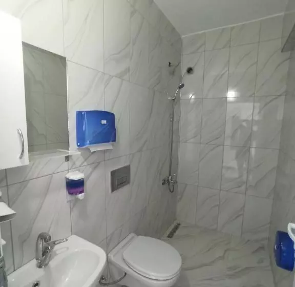 Yeşi̇lalan Otel
