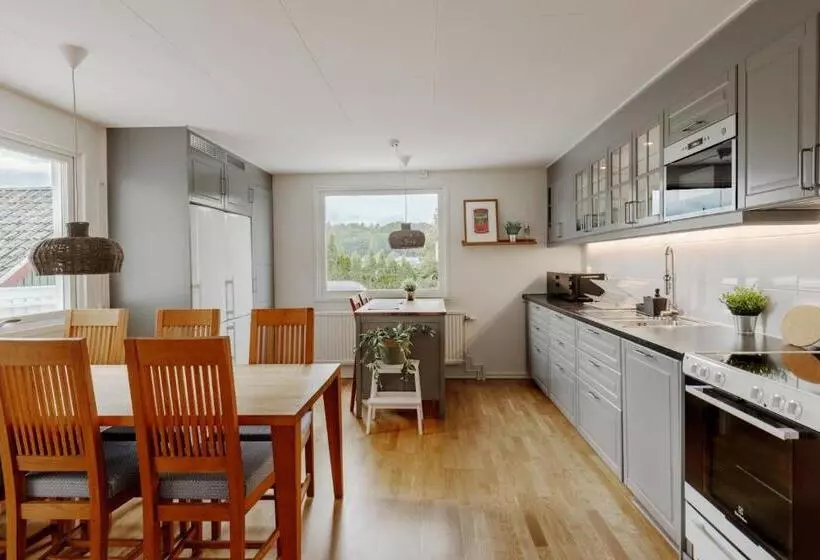 Retkeilymaja Comfortable Guest Rooms With Fully Equipped Kitchen And Cosy Living Room