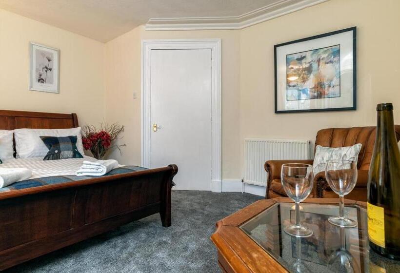 Общежитие The Green Inn Rooms