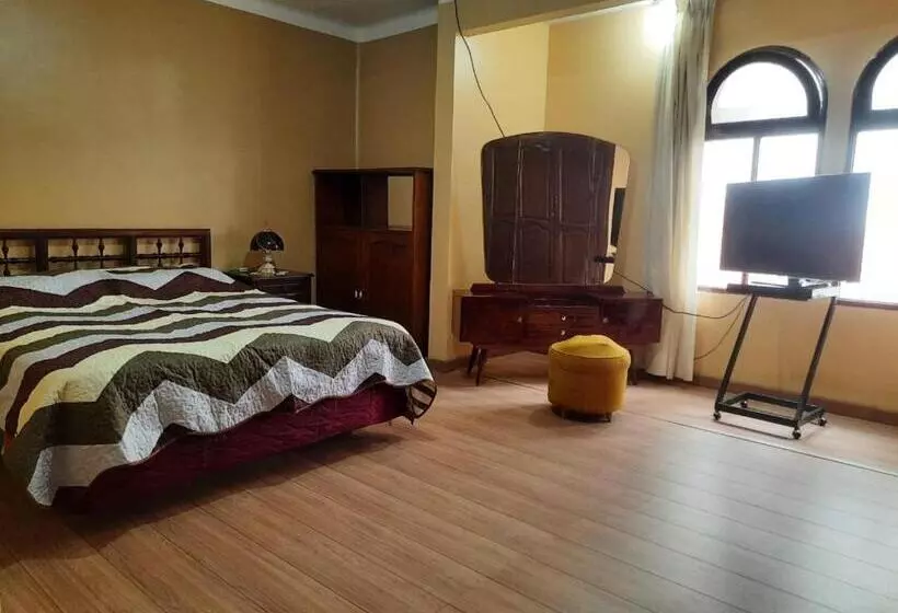 تختخواب و صبحانه Recidencia El Hogar