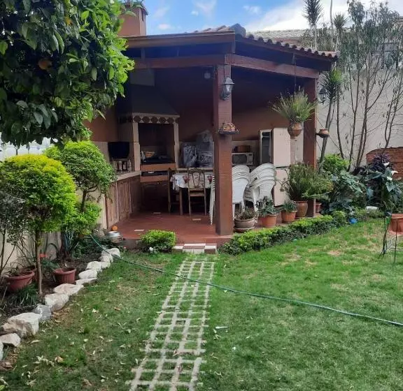 تختخواب و صبحانه Recidencia El Hogar