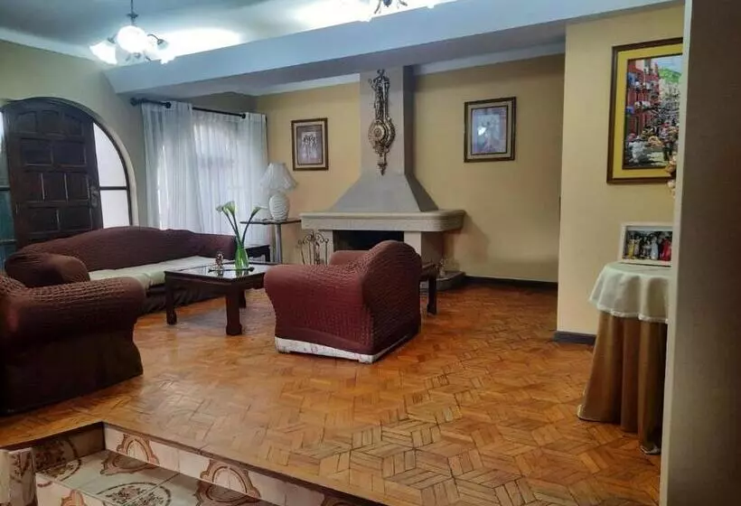 تختخواب و صبحانه Recidencia El Hogar