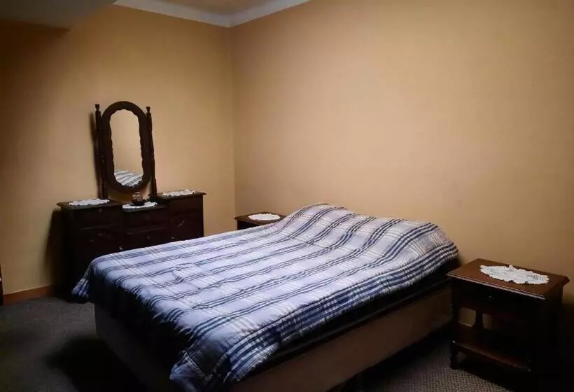 تختخواب و صبحانه Recidencia El Hogar