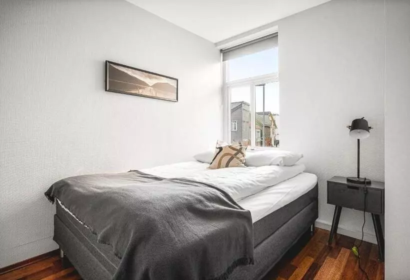 Enter Amalie Apartment