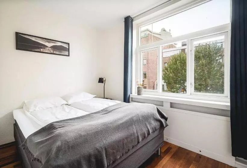 Enter Amalie Apartment