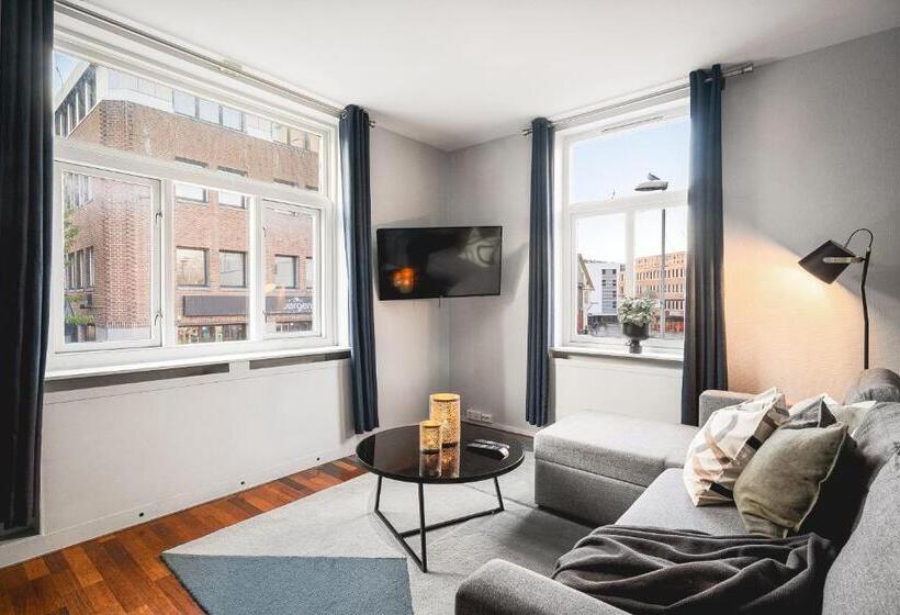 Enter Amalie Apartment