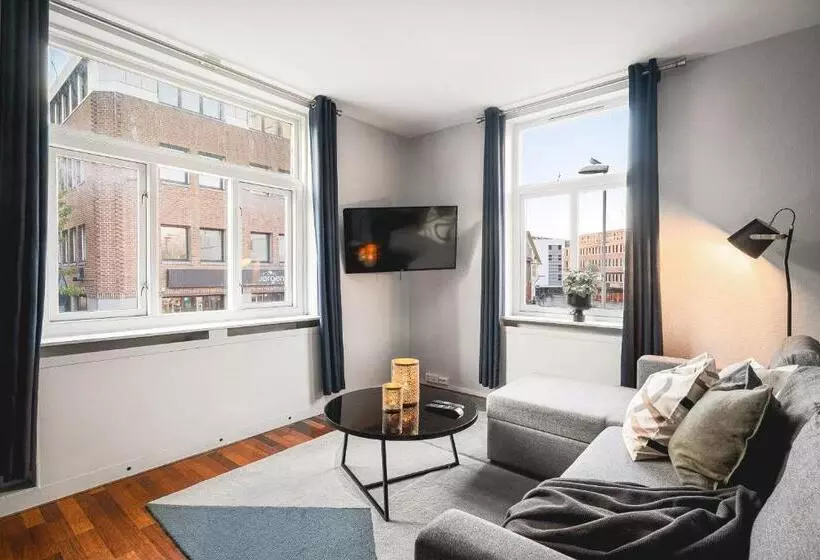 Enter Amalie Apartment