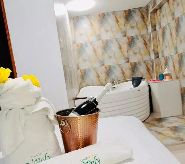Hotel D  Poly