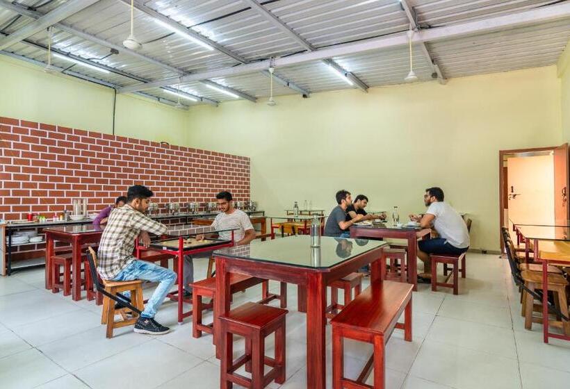 Отель Guesture Serviced Residences, Alta Vista