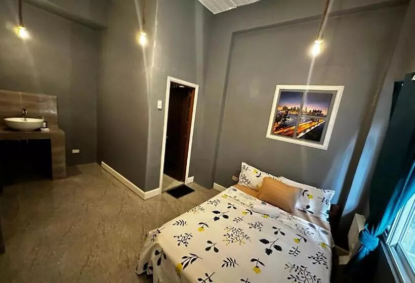 ホテル Limewood Residences  Bago City Near Bacolod