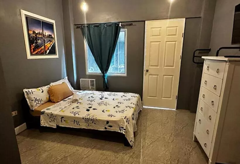 ホテル Limewood Residences  Bago City Near Bacolod